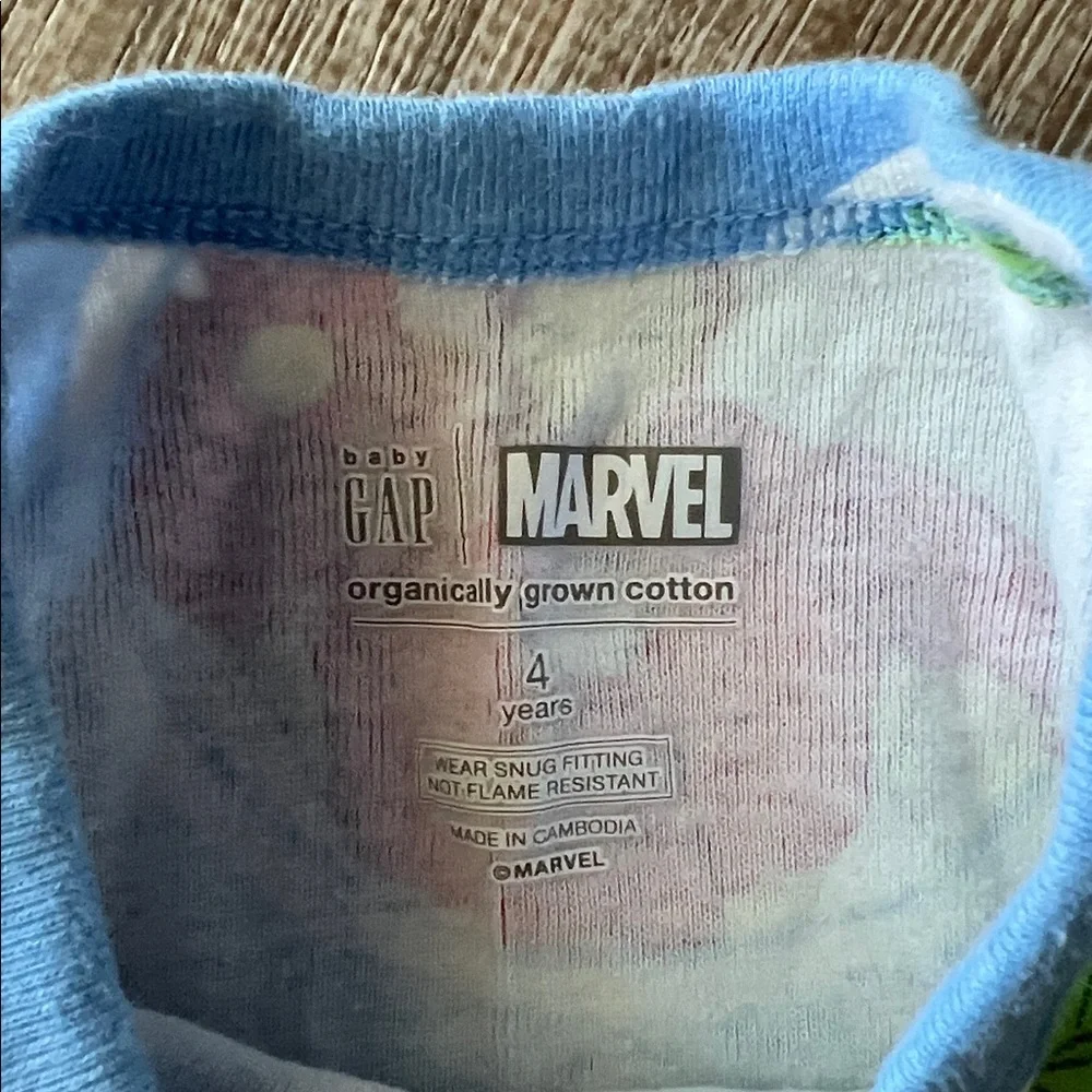 Gap Marvel Organic Brushed Cotton PJ Set size 4